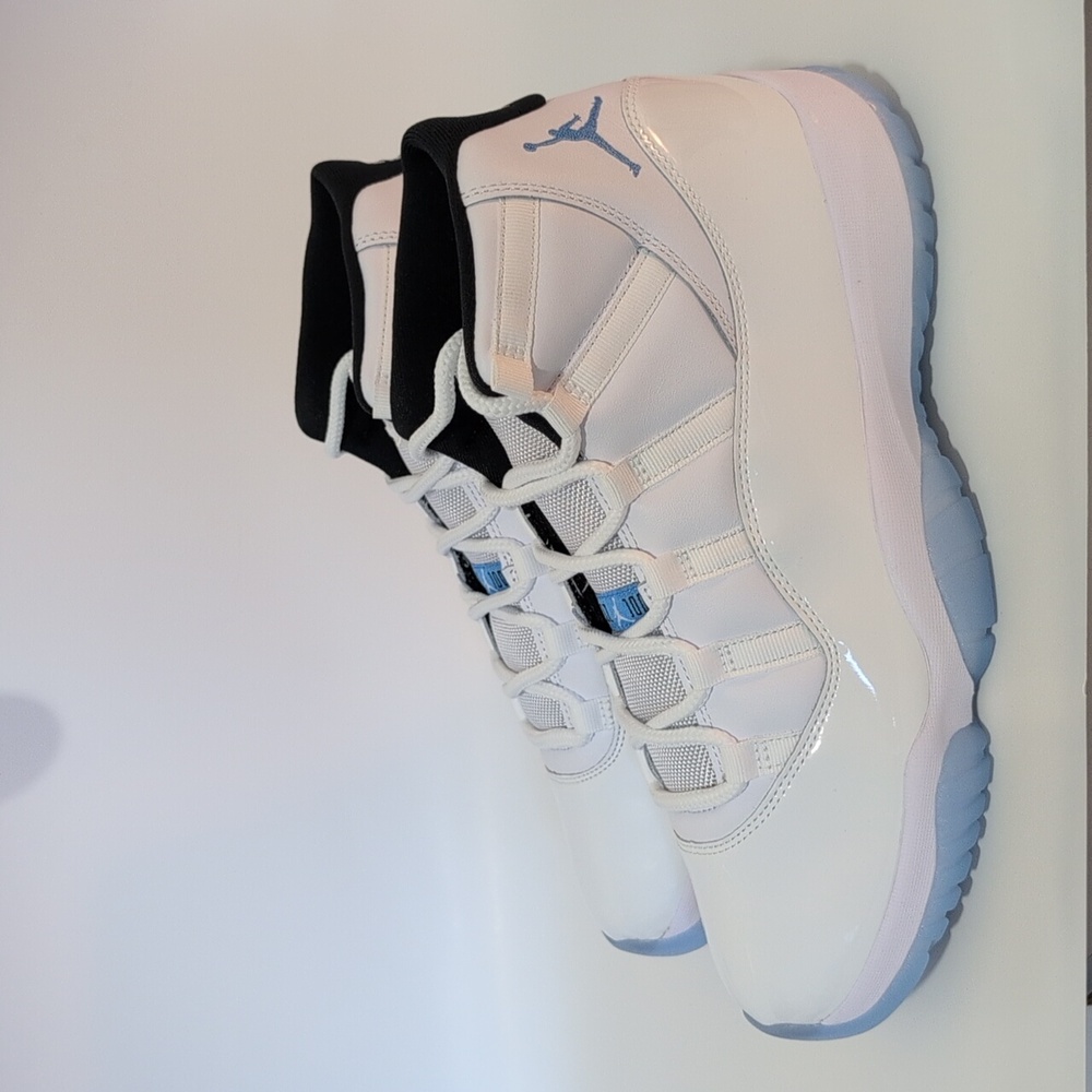 *SOLD* AIR JORDAN 11 ‘Legend Blue’ 2024 CT8012-104